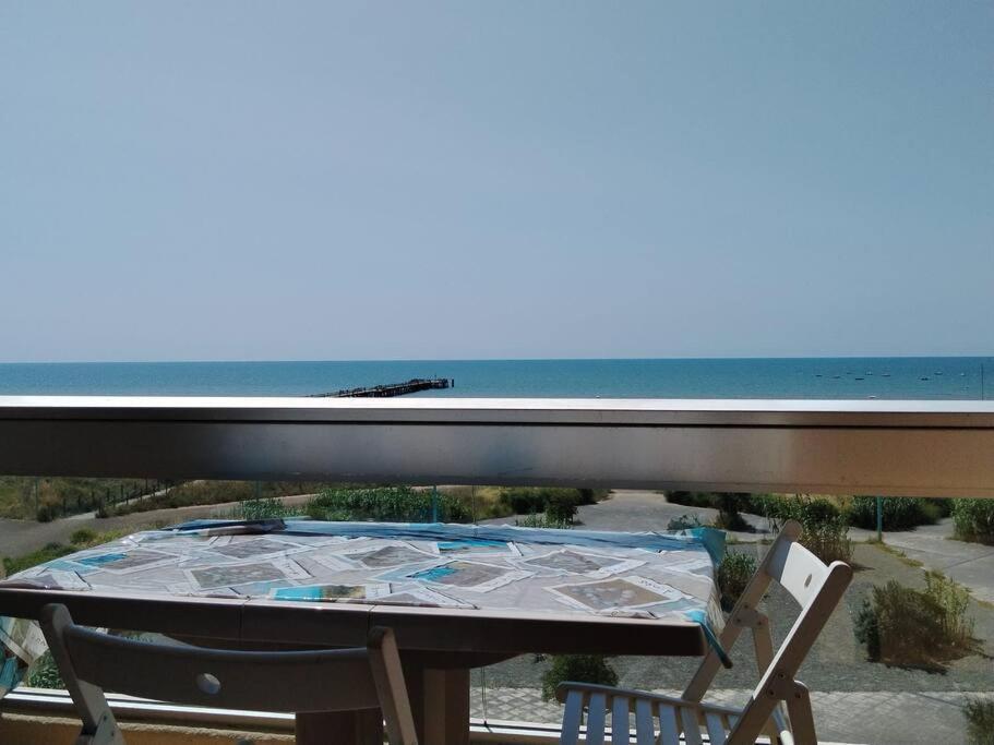 Appartement Vue Mer 4 Personnes Les Bains Exterior foto